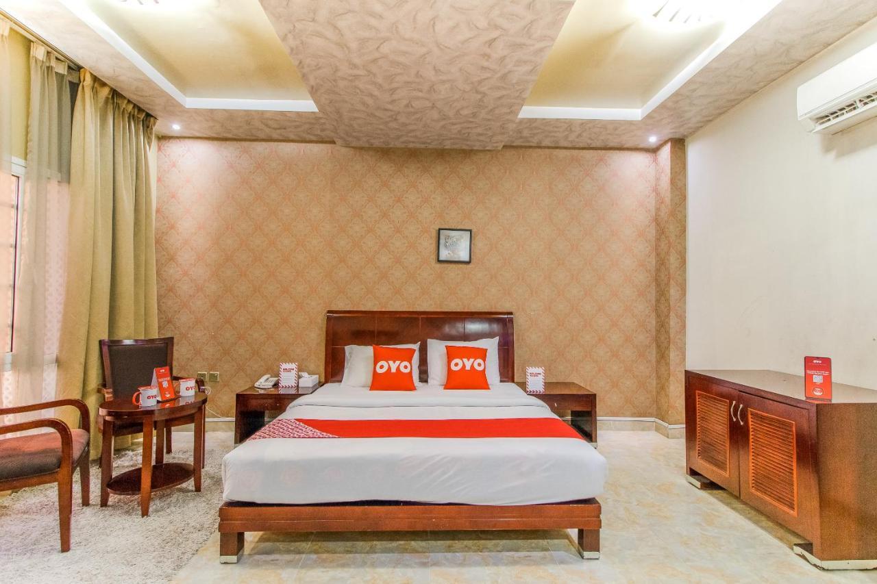 Oyo 109 Al Thabit Modern Hotel Apartment Hayl Al 'Umayr Bagian luar foto